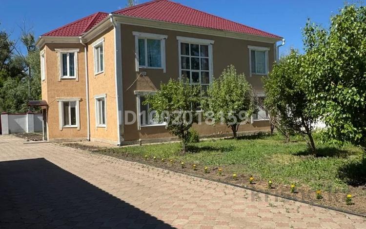 Отдельный дом · 7 комнат · 340 м² · 20 сот., Здоровья 41 — Казахско-Турецкий лицей.Санаторий Ивушка. за 130 млн ₸ в Уральске — фото 2
