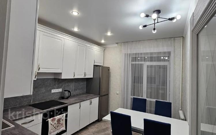 1-комнатная квартира · 43 м² · 9/10 этаж, АЙМАУТОВА — ЦЕНТР за 27.5 млн 〒 в Семее — фото 2