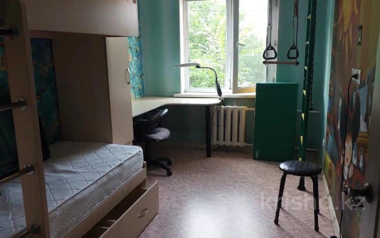 3-комнатная квартира, 58 м², 2/4 этаж, Умбетбаева