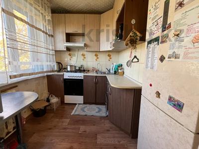 3-бөлмелі пәтер, 63 м², 5/5 қабат, Майкудук, 13й микрорайон, бағасы: 15 млн 〒 в Караганде, Алихана Бокейханова р-н