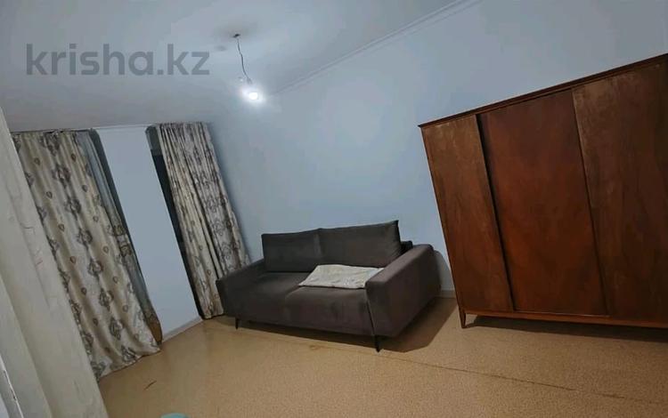 1-бөлмелі пәтер · 40 м² · 1/6 қабат, мкр Кокжиек 52, бағасы: 140 000 ₸ в Алматы, Жетысуский р-н — фото 2