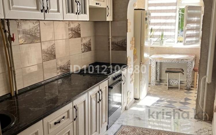 2-бөлмелі пәтер · 60 м² · 2/4 қабат, ул. Шокана Уалиханова, бағасы: 25 млн ₸ в Шымкенте, Енбекшинский р-н — фото 2