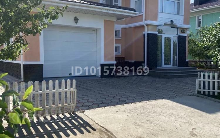 Жеке үй · 4 бөлме · 210 м² · 7 жүзд., Жузим 6, бағасы: 2 млн ₸ в Астане, Есильский р-н — фото 5
