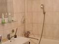 2-комнатная квартира · 42 м² · 3/5 этаж, Бухар жирау 60 — Бухар жырау 60 рядом с Абзалом 2 комнатная квартира нужно девушкомнат2 за 55 000 ₸ в Караганде — фото 5