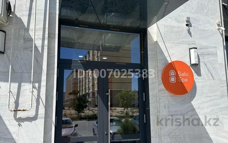 Свободное назначение, салоны красоты, медцентры и аптеки · 100 м² за 75.5 млн ₸ в Актау, 40-й мкр — фото 2