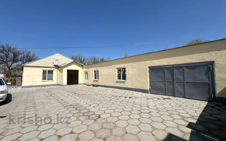 Отдельный дом · 8 комнат · 180 м² · 25 сот., Шыналы аманжолова 27 — Айтеке би за 18 млн 〒 в Таразе — фото 2