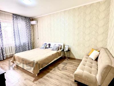 1-комнатная квартира · 45 м² · 2/9 этаж, Муканова — Толе би за 12 000 〒 в Алматы, Алмалинский р-н