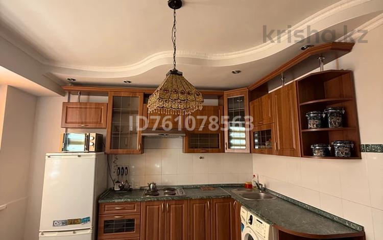 2-комнатная квартира · 67 м² · 8/9 этаж, мкр Орбита-3 27 за 280 000 ₸ в Алматы, Бостандыкский р-н — фото 2