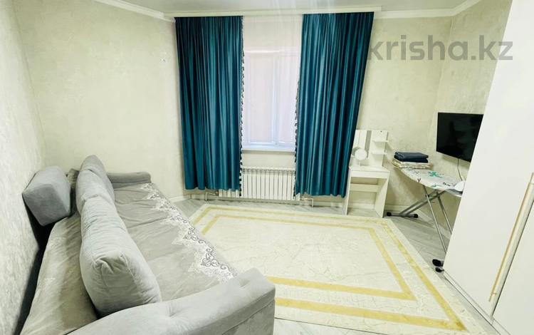 1-бөлмелі пәтер · 40 м² · 18/20 қабат, Дюсембекова 44/2, бағасы: 13 000 ₸ в Караганде, Казыбек би р-н — фото 4