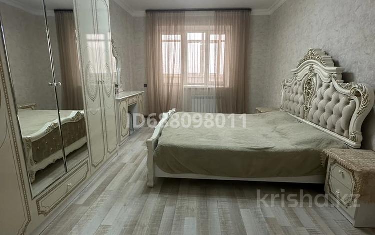 4-комнатная квартира, 138 м², 8/9 этаж, Тауелсиздик 45/1 — Момышулы 5