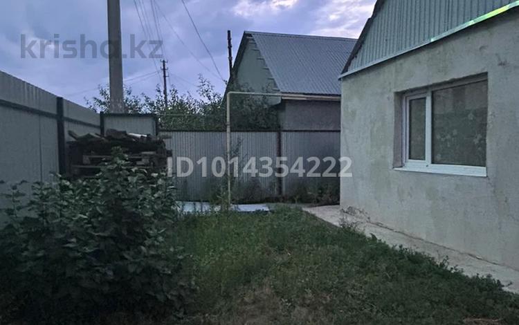 Отдельный дом · 2 комнаты · 70 м² · 2.5 сот., мкр. Зачаганск пгт 144/1 — Тауелсиздик за 10 млн ₸ в Уральске — фото 2