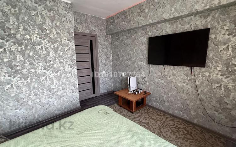 2-бөлмелі пәтер · 56 м² · 2/5 қабат, мкр Жулдыз-1 21, бағасы: 32.5 млн ₸ в Алматы, Турксибский р-н — фото 2
