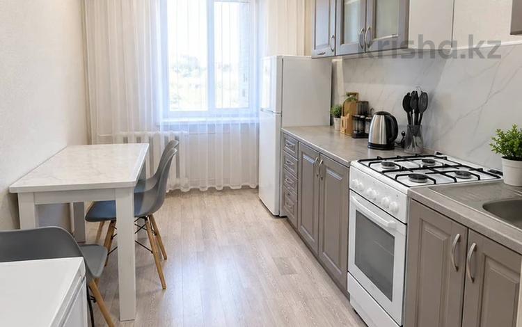 3-бөлмелі пәтер · 65 м² · 2/5 қабат, Назарбаева 7, бағасы: 21 млн ₸ в Кокшетау — фото 2