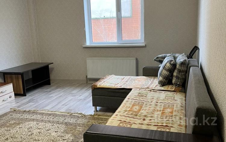 2-комнатная квартира · 65 м² · 2/10 этаж, мкр Аксай-1 10/3 за 250 000 ₸ в Алматы, Ауэзовский р-н — фото 2