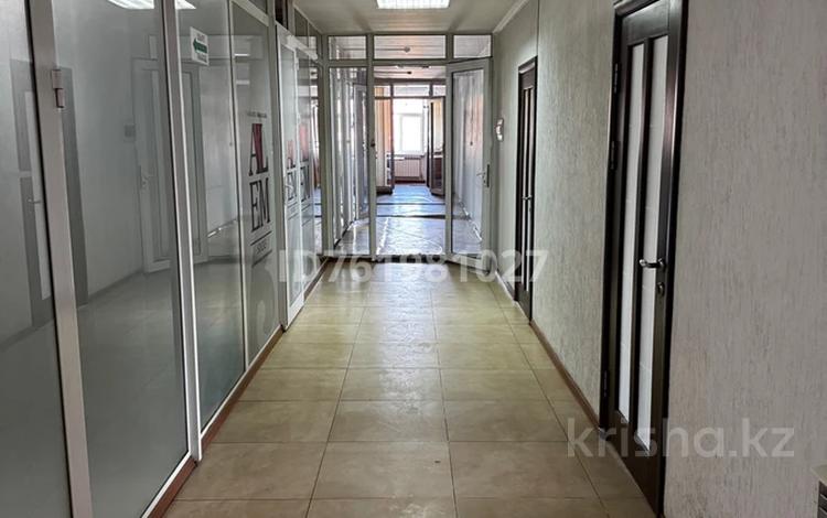 Офисы · 300 м² за 900 000 ₸ в Шымкенте, Енбекшинский р-н — фото 2