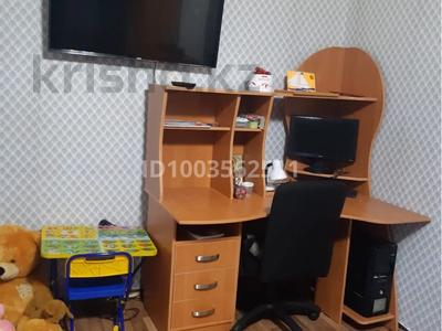 1-комнатная квартира · 36 м², Старый Майкудук, 12 микрорайон 38 — 12 микрорайон за 10 млн 〒 в Караганде, Алихана Бокейханова р-н