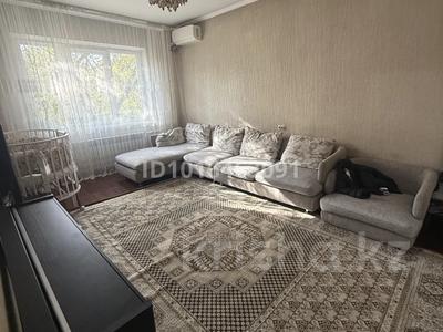 3-комнатная квартира · 72 м² · 3/9 этаж, мкр Аксай-1 за 400 000 ₸ в Алматы, Ауэзовский р-н