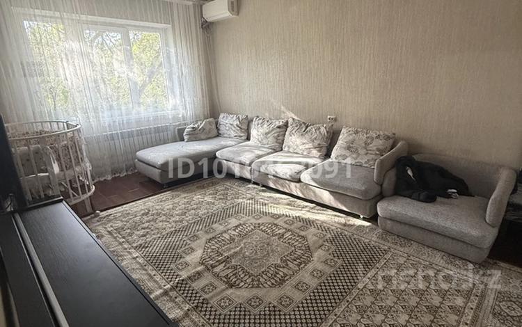 3-комнатная квартира · 72 м² · 3/9 этаж, мкр Аксай-1 за 400 000 ₸ в Алматы, Ауэзовский р-н — фото 2