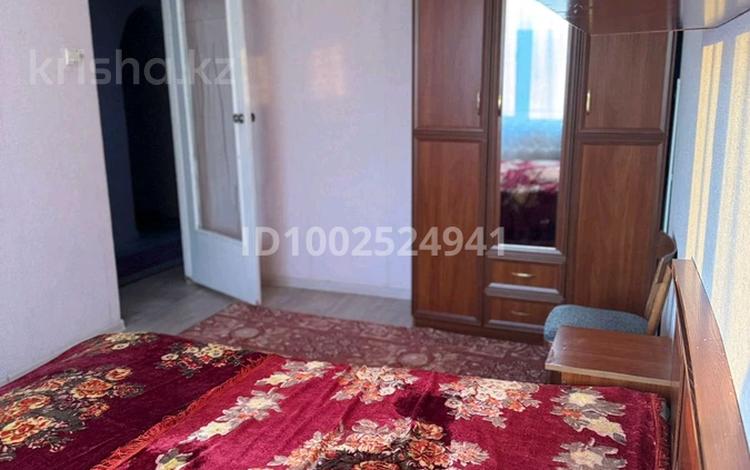 3-комнатная квартира · 70 м² · 5/5 этаж, 1 микрорайон 4 — Акимата за 4.8 млн ₸ в Шульбинске — фото 2