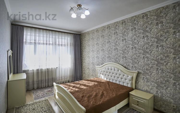 2-комнатная квартира, 65 м², 8/16 этаж, Сатпаева 16/1