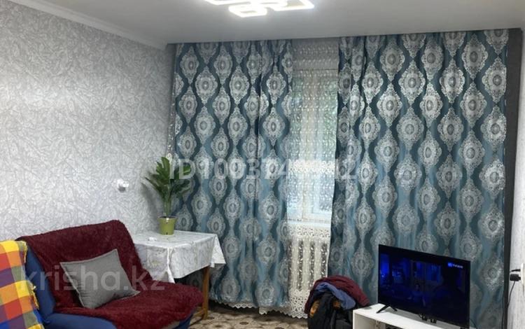 2-бөлмелі пәтер · 50 м² · 1/5 қабат, мкр 4 111, бағасы: 18 млн ₸ в Уральске — фото 2