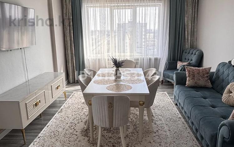 6-комнатная квартира · 200 м² · 16/16 этаж, мкр Юго-Восток, Республики 42 за 600 000 ₸ в Караганде, Казыбек би р-н — фото 2