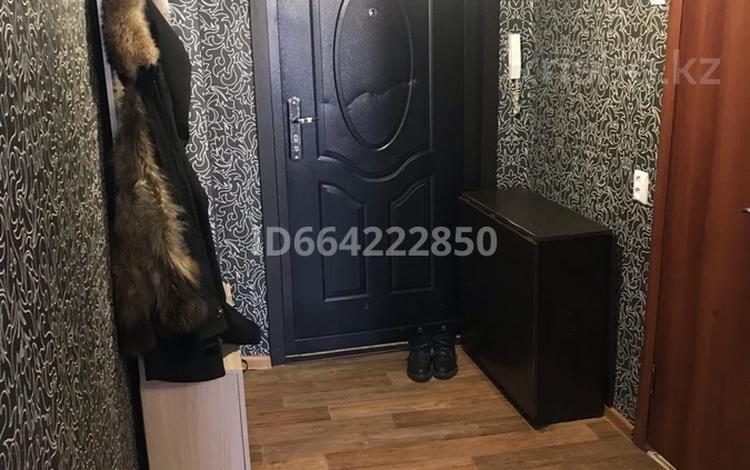 1-бөлмелі пәтер · 37 м² · 8/9 қабат, 27-шағынаудан, Карбышева 5/1, бағасы: 130 000 ₸ в Караганде, Казыбек би р-н — фото 12