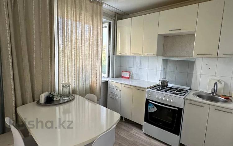 2-бөлмелі пәтер · 42 м² · 3/5 қабат, Жаңа қала ш/а., Нуркена Абдирова 48/2, бағасы: 18.5 млн ₸ в Караганде, Казыбек би р-н — фото 14