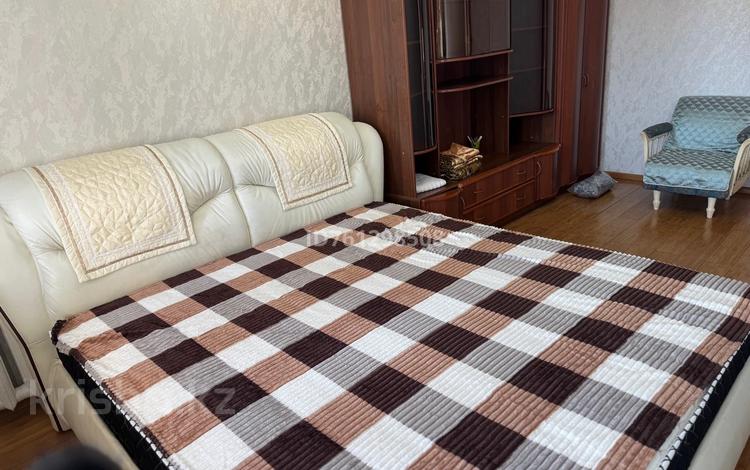 1-бөлмелі пәтер · 60 м² · 5/9 қабат, Республика 11, бағасы: 3 500 ₸ в Астане, Сарыарка р-н — фото 2