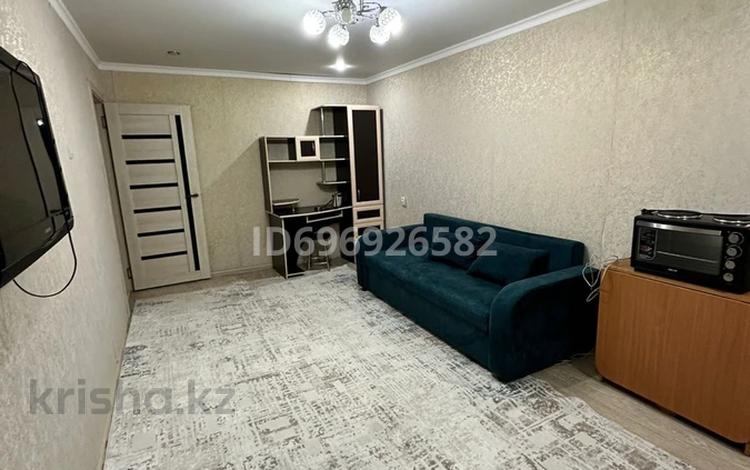 2-комнатная квартира · 44 м² · 5/5 этаж, мкр Юго-Восток, 29й микрорайон 29 за 18 млн ₸ в Караганде, Казыбек би р-н — фото 2