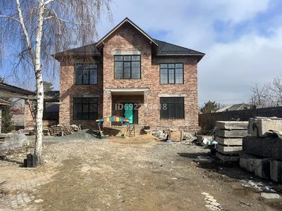 Продажа домов и дачи в Павлодарской обл.: Отдельный дом · 8 комнат · 298 м² · 10 сот., Момышулы 5/2 за 65 млн 〒 Отдельный дом · 8 комнат · 298 м² · 10 сот., Момышулы 5/2 за 65 млн 〒 в Экибастузе