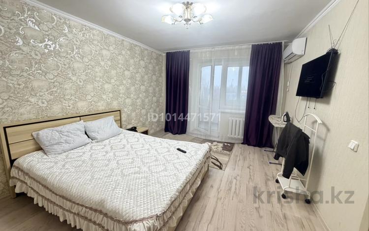 1-комнатная квартира · 33 м² · 3/9 этаж, Абая 115 за 12 000 ₸ в Уральске — фото 2
