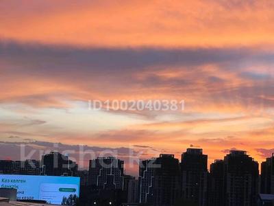 3-бөлмелі пәтер · 167 м² · 8/17 қабат, мкр Самал-3, Аль-Фараби 25, бағасы: 140 млн ₸ в Алматы, Медеуский р-н