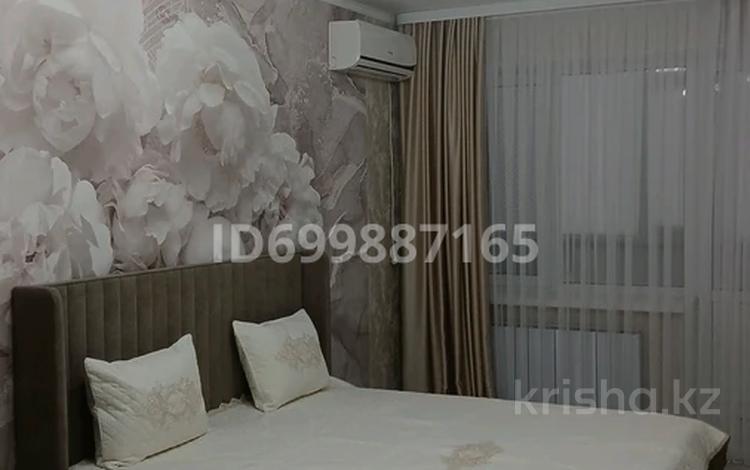 2-бөлмелі пәтер · 100 м² · 6/9 қабат, мкр. Алтын орда, Тауелсыздык 4, бағасы: 2 000 〒 в Актобе — фото 4