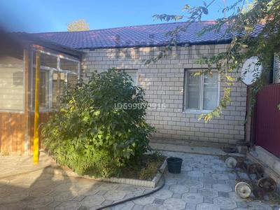 Продажа квартир в Атырауской обл.: 3-комнатная квартира · 90 м² · 1/1 этаж, Адырыс — Противочумка за 18 млн 〒 3-комнатная квартира · 90 м² · 1/1 этаж, Адырыс — Противочумка за 18 млн 〒 в Атырау