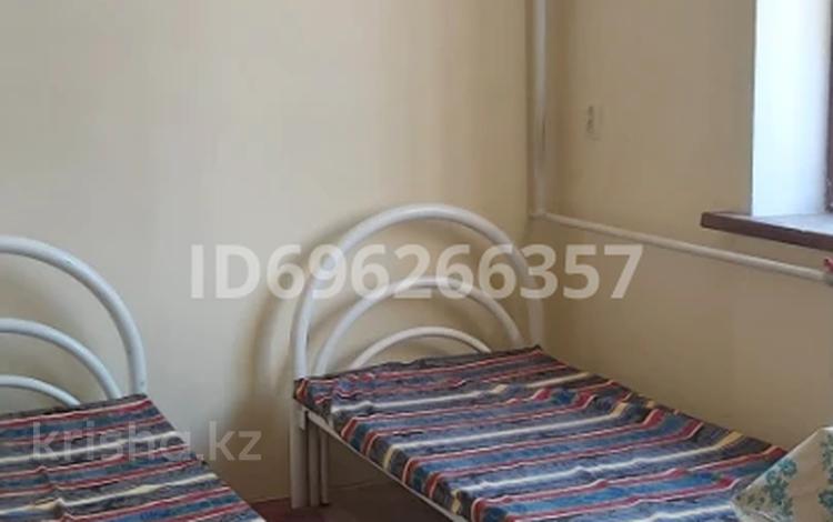 1 бөлме · 10 м² · 1/2 қабат, Нур Алем 99, бағасы: 80 000 ₸ в Алматы, Турксибский р-н — фото 2