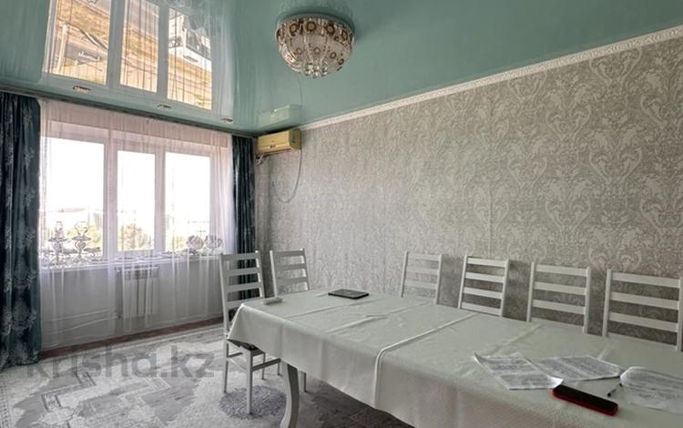 2-бөлмелі пәтер · 63 м² · 5/10 қабат, Қонаев ш/а. 67, бағасы: 26 млн ₸ в Уральске, мкр Кунаева — фото 2