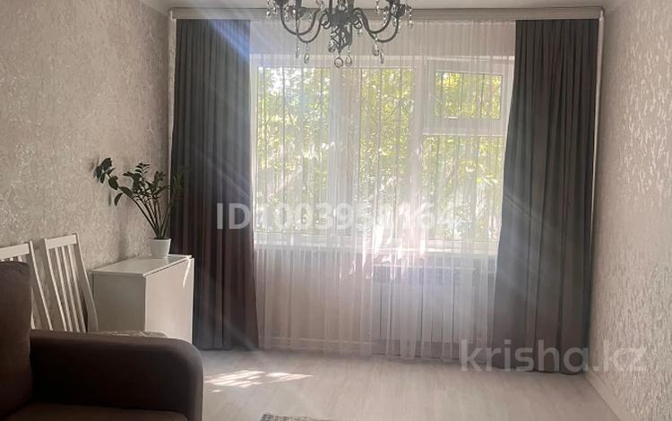 2-комнатная квартира · 54 м² · 1/5 этаж, мкр 8 — Школы 21 и 27 за 20.5 млн ₸ в Актобе — фото 2