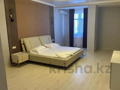 3-комнатная квартира · 105 м² · 5/9 этаж, Валиханова 13-21 за 25 000 〒 в Атырау