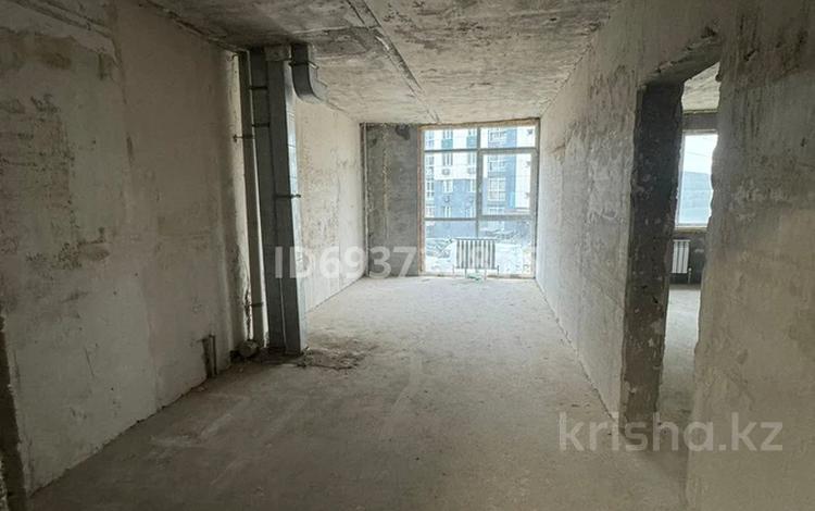 2-комнатная квартира, 43.3 м², 2/7 этаж, мкр Акбулак 206/8 за 16.5 млн 〒 в Алматы, Алатауский р-н — фото 2