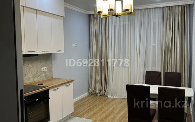 1-комнатная квартира, 42 м², 3/12 этаж помесячно, Кошкарбаева 1140 за 250 000 〒 в  — фото 3