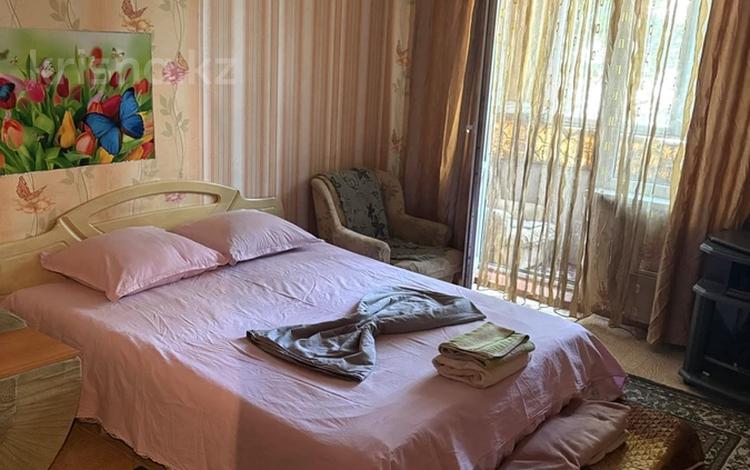 1-бөлмелі пәтер · 32 м² · 4/5 қабат, Айнабұлақ-1 ш/а. 8, бағасы: 13 000 ₸ в Алматы, Жетысуский р-н — фото 2