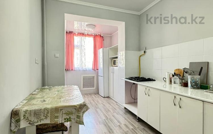 3-бөлмелі пәтер, 70 м², 4/5 қабат, 9-й мкр 15, бағасы: 19.9 млн 〒 в Актау, 9-й мкр — фото 3