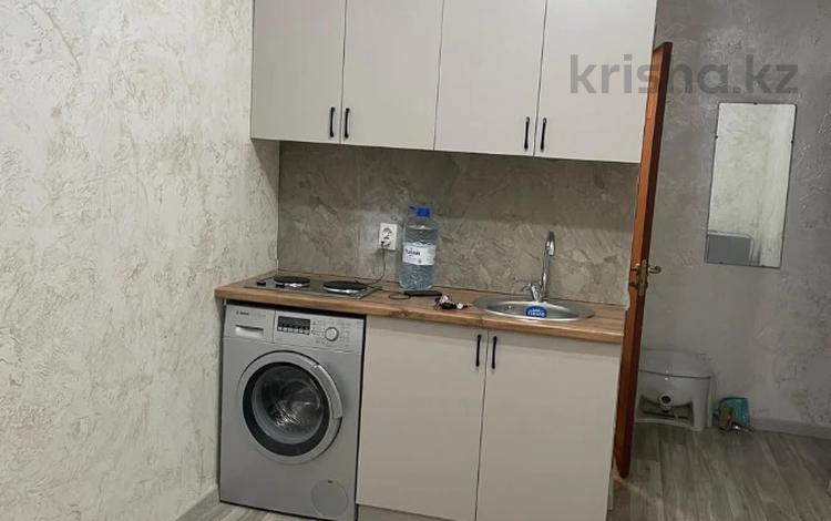 1-комнатная квартира · 18 м² · 5/10 этаж, мкр Аксай-3А 90 — Толе би Момышулы за 16 млн ₸ в Алматы, Ауэзовский р-н — фото 5