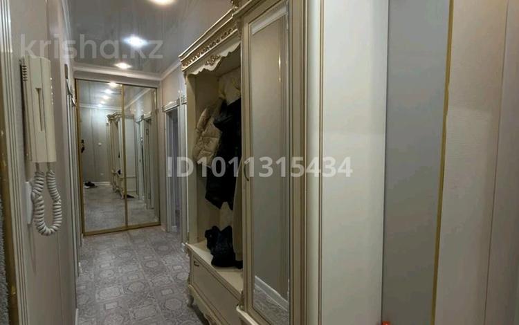 4-комнатная квартира · 92 м² · 5/5 этаж, 12-й мкр 22 за 25 млн ₸ в Актау — фото 2