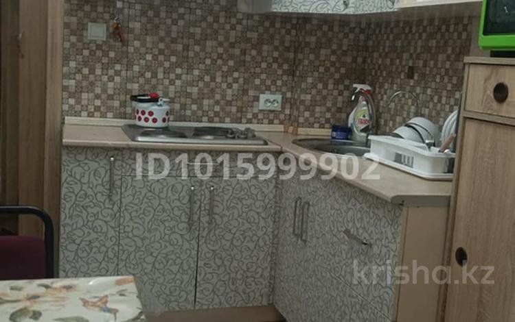 1-комнатная квартира · 40 м² · 3/5 этаж, мкр Аксай-2 40 — Школы 42, детский сад 50. за 220 000 ₸ в Алматы, Ауэзовский р-н — фото 2