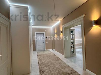 5-комнатная квартира · 160 м² · 5/7 этаж, 16-й мкр 77 за 85 млн ₸ в Актау