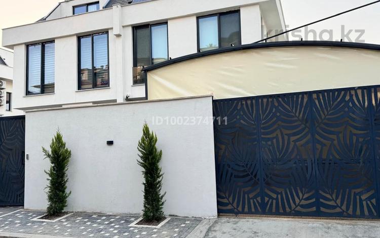 Отдельный дом · 5 комнат · 300 м² · 5 сот., Каркыджак gold city возле 4 за 345 млн 〒 в Аланье — фото 17