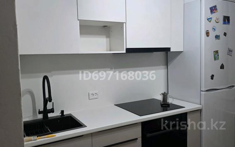 3-бөлмелі пәтер · 56 м² · 2/5 қабат, Камзина 20 — Камзина-Желтоксан, бағасы: 15 млн ₸ в Аксу — фото 8