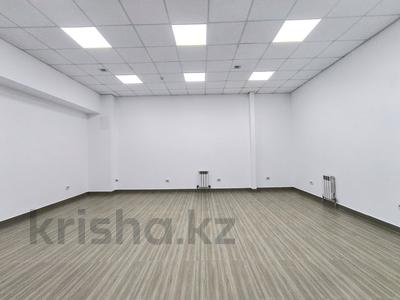 Свободное назначение, офисы, магазины и бутики, салоны красоты, фитнес и спорт, образование, развлечения, конференц-залы, кабинеты и рабочие места, студии · 50.8 м² за 400 000 ₸ в Алматы, Бостандыкский р-н
